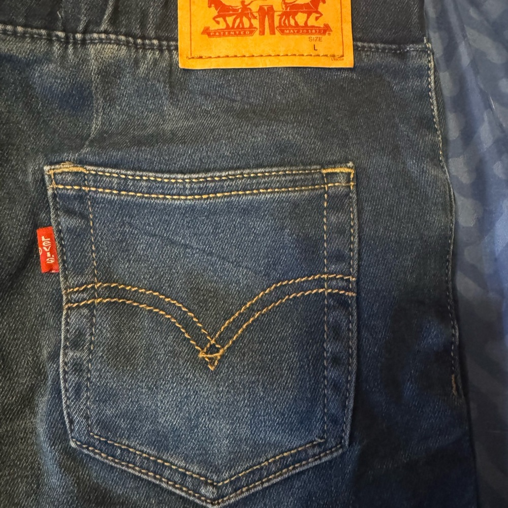 Levi's Blue Jean Shorts with Elastic Waistband - Picture 3 of 4